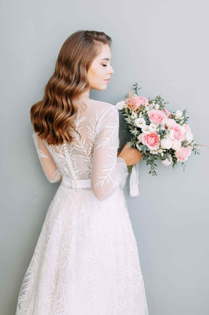 https://www.skvelasvatba.cz/wp-content/uploads/2020/11/wedding_dress_04-1-850x1280.jpg